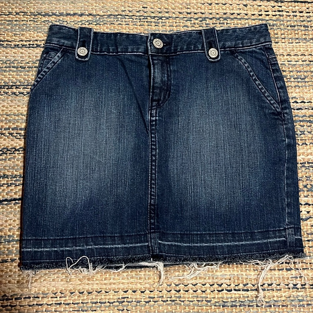Like new! Gap Jeans Denim skirt size 2